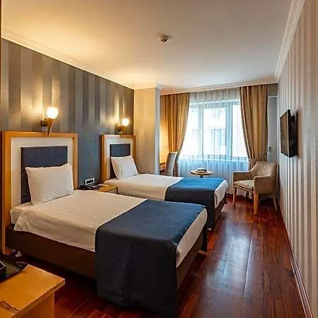 Aven Hotel